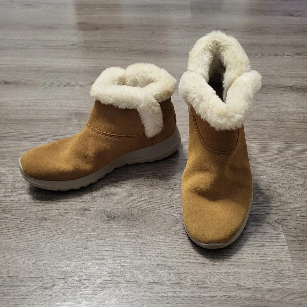 Skechers On the Go Joy Bundle Up Chestnut Suede Faux Fur Ankle Boots Womens 8.5
